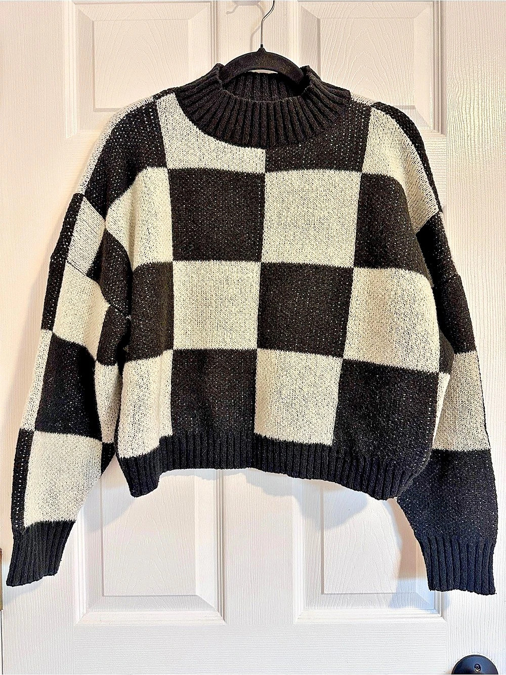 blu pepper Checkered Texture Mock Neck Long Sleeve Cropped Sweater Black & White